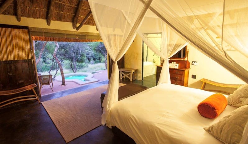 AMKHALA SAFARI LODGE - BEDROOM